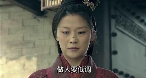 女配低调吃瓜,低调女配的瓜田秘事