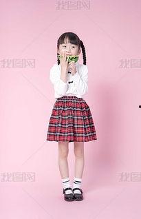 优雅的吃瓜女孩图片,揭秘优雅吃瓜女孩的时尚态度