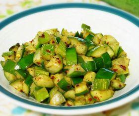 产妇可以吃腌瓜咸,腌瓜咸生成产妇美味佳肴