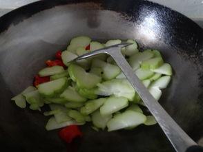 吃佛手瓜图片,天然美味，养生佳品