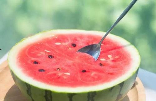 寒湿可以吃瓜吗,揭秘寒湿与瓜果的微妙关系