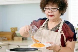 吃货胖大姐吃瓜