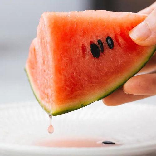 带你吃瓜第135集,揭秘娱乐圈幕后真相，明星隐私大曝光！