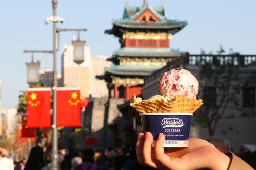 钟楼街吃瓜,探寻老街美食风情