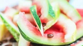 梦见用勺吃瓜,勺中瓜香，探寻潜意识中的味蕾之旅