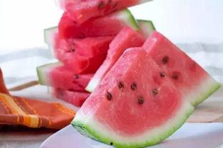 梦见用勺吃瓜,勺中瓜香，探寻潜意识中的味蕾之旅