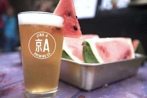 酿酒吃瓜,传统酿酒与夏日消暑美食的完美邂逅