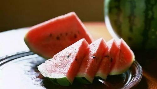 小哈皮吃瓜,揭秘娱乐圈那些不为人知的幕后故事