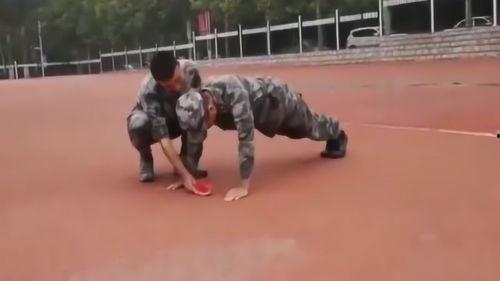 教官怎么吃瓜,趣味解读军营生活点滴