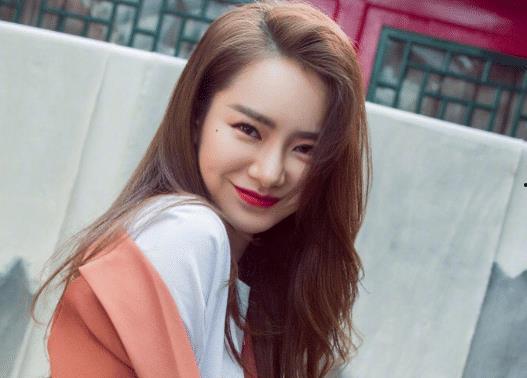 戚薇吃瓜小表妹,揭秘娱乐圈幕后故事